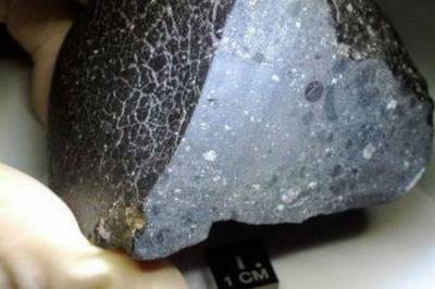 Découverte récente d'une météorite unique riche en eau martienne