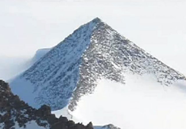 Fantastique découverte de 3 pyramides en Antarctique